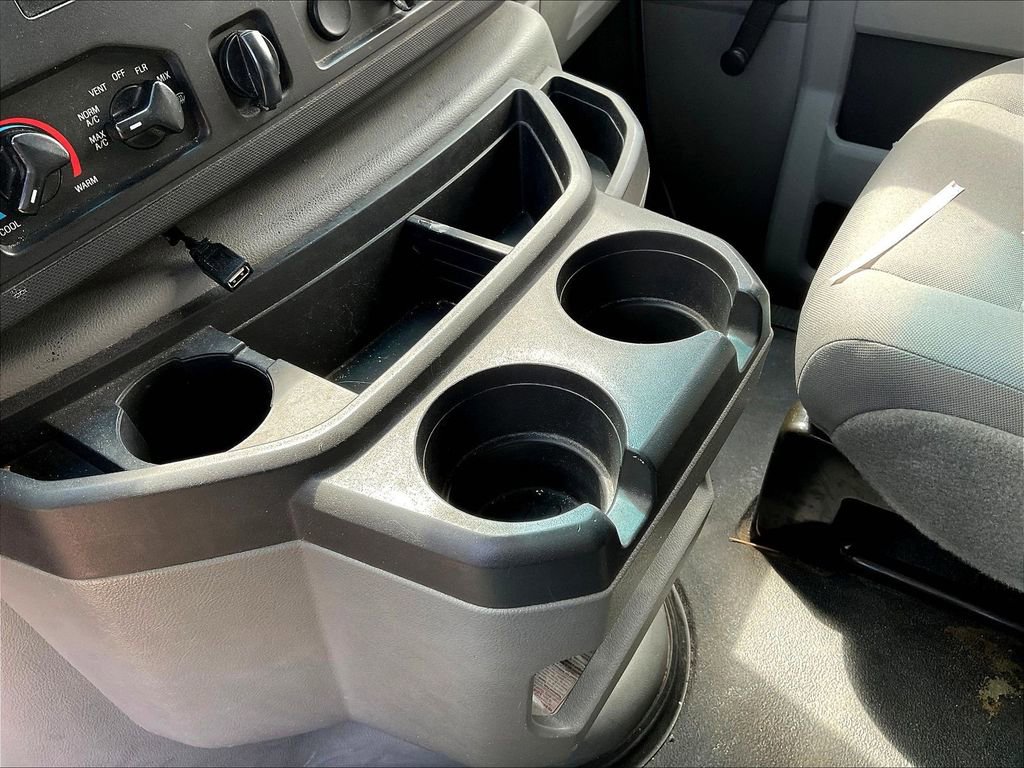 Used 2016 Ford E-350 and Econoline 350 Super Duty RWD image 17