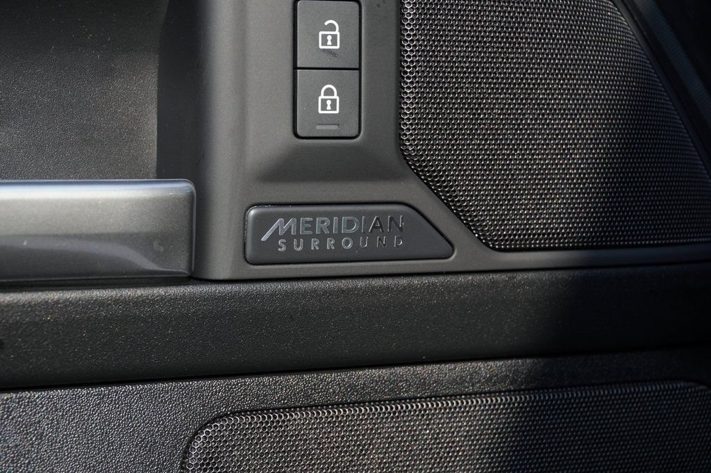 Used 2026 Land Rover Defender 110 V8 AWD/4WD image 13