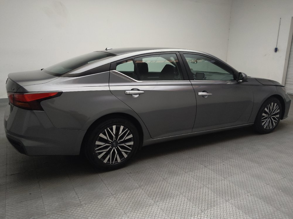 Used 2023 Nissan Altima 2.5 SV FWD image 10