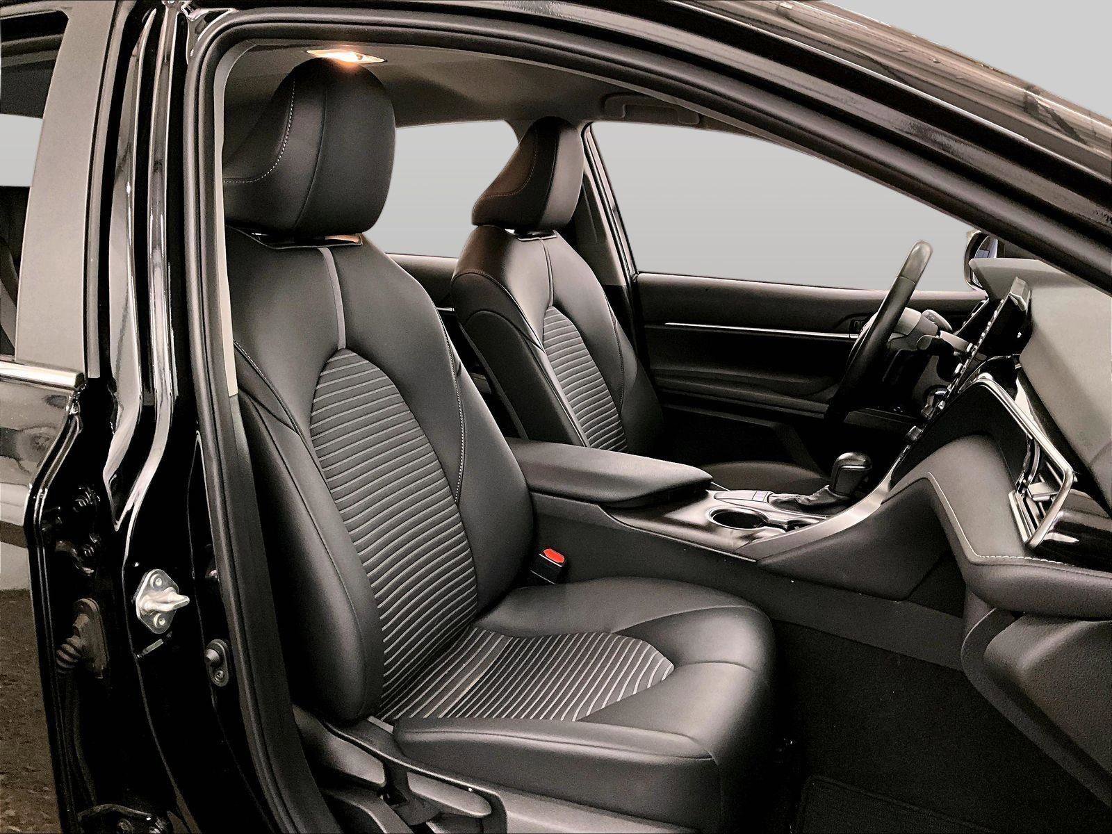 Used 2023 Toyota Camry SE image 7