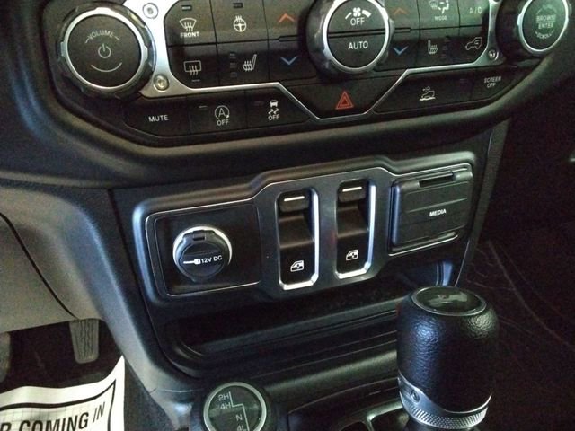 Used 2023 Jeep Wrangler Willys image 31