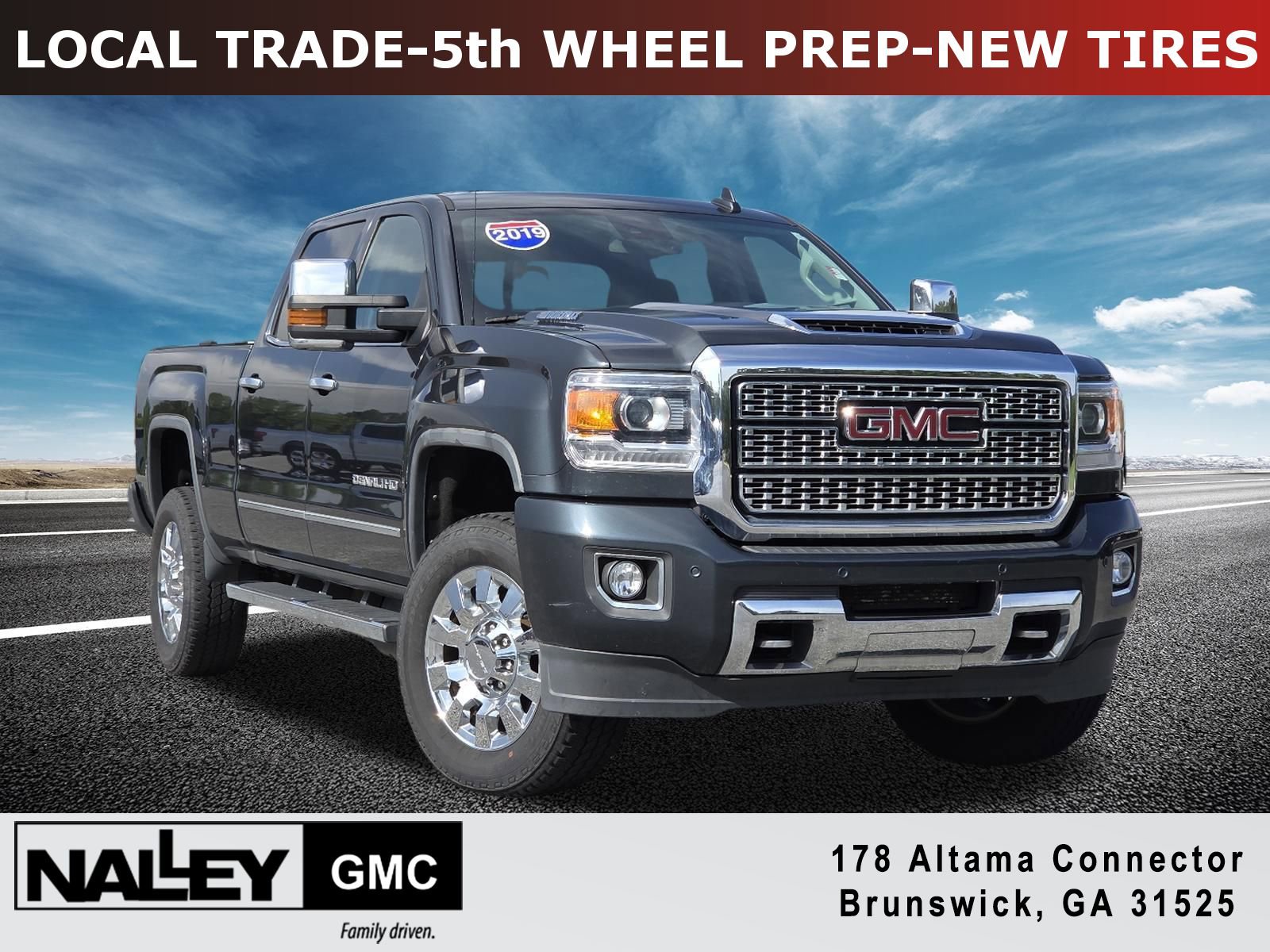 Used 2018 GMC Sierra 2500 Denali w/ Duramax Plus Package AWD/4WD image 1