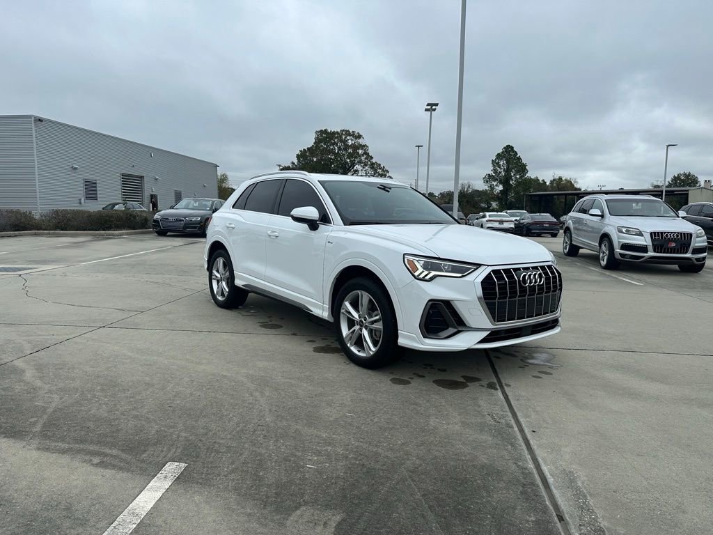 Used 2024 Audi Q3 2.0T Premium Plus w/ Premium Plus Package image 3