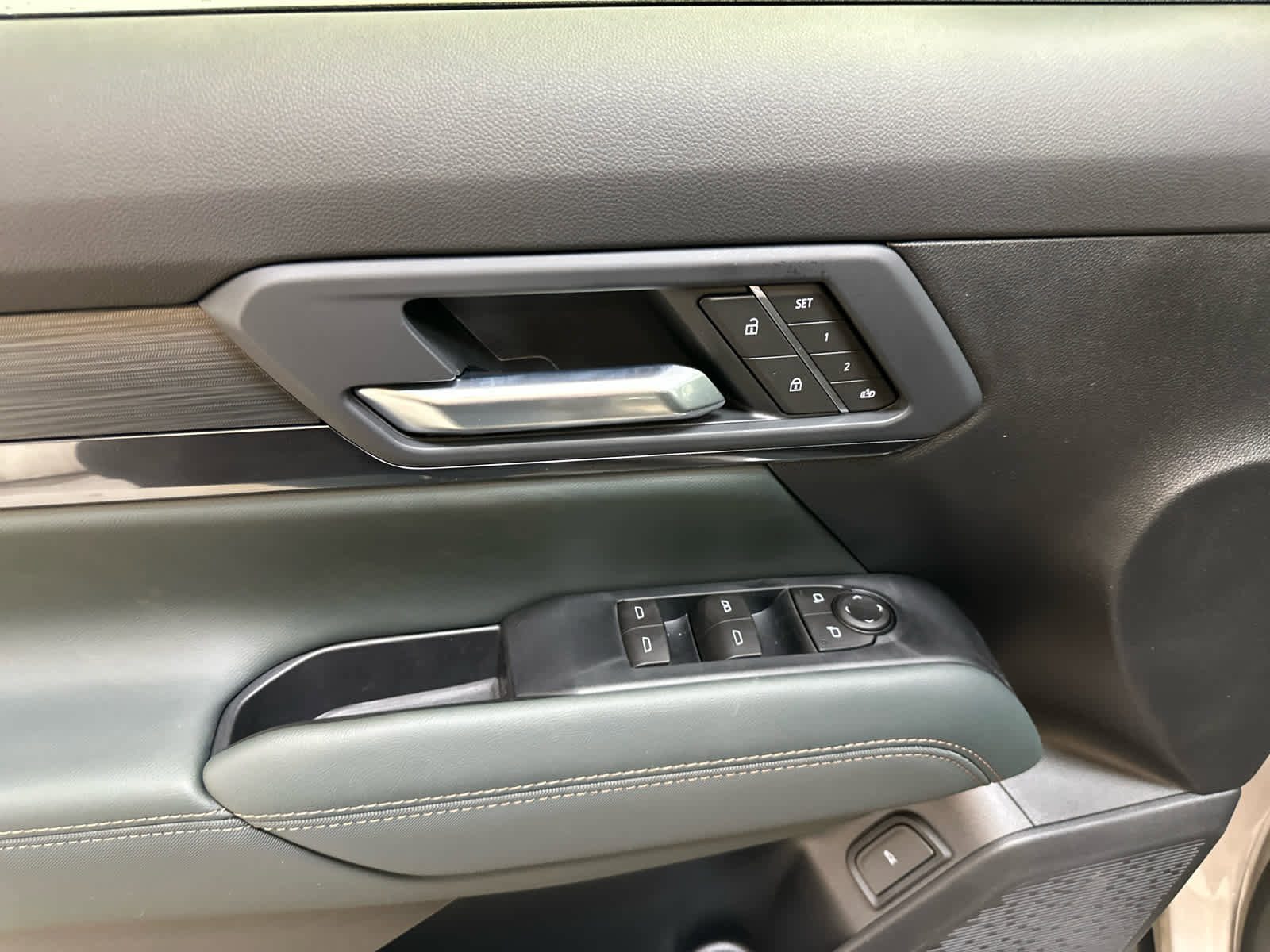 New 2026 GMC Terrain AT4 w/ Convenience Package III image 19