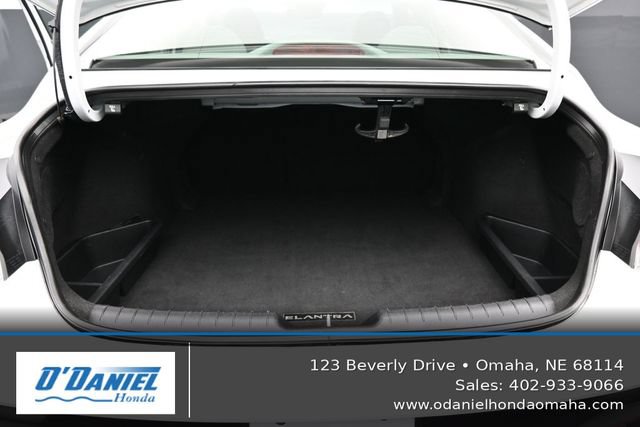 Used 2024 Hyundai Elantra SEL w/ Convenience Package FWD image 37