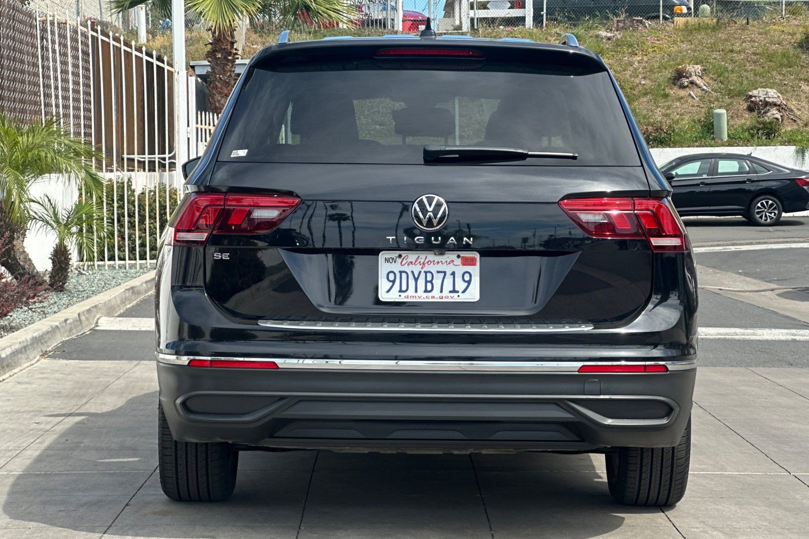 Certified 2023 Volkswagen Tiguan SE w/ Panoramic Sunroof Package FWD image 5