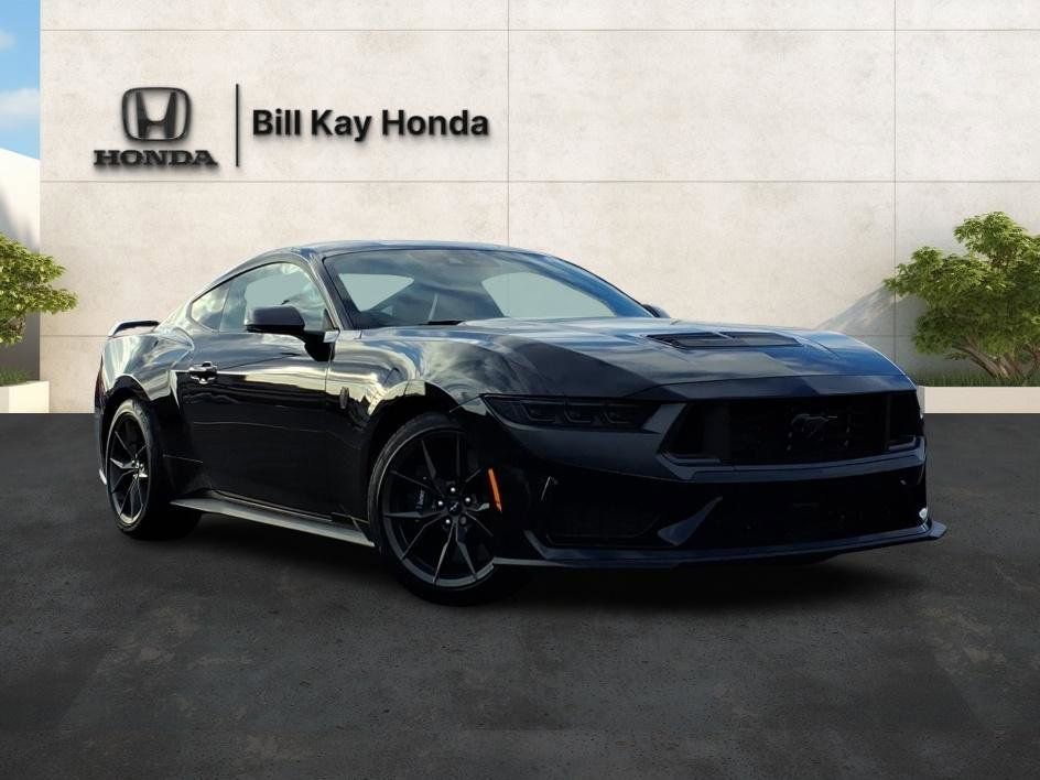 Used 2025 Ford Mustang Dark Horse image 5