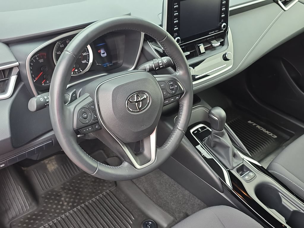 Used 2021 Toyota Corolla SE w/ SE Preferred Package FWD image 17
