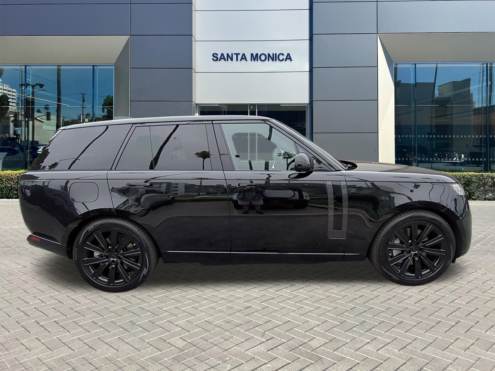 New 2026 Land Rover Range Rover SE AWD/4WD image 6