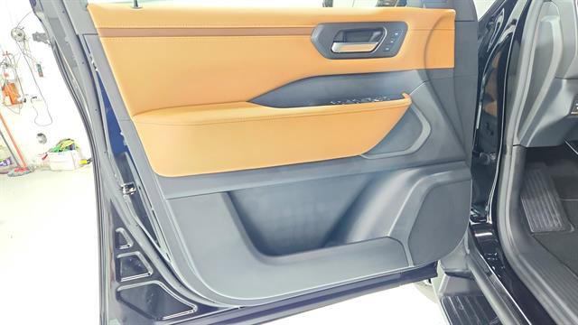 New 2026 Nissan Armada SL w/ Captain's Chari Seat Package image 20