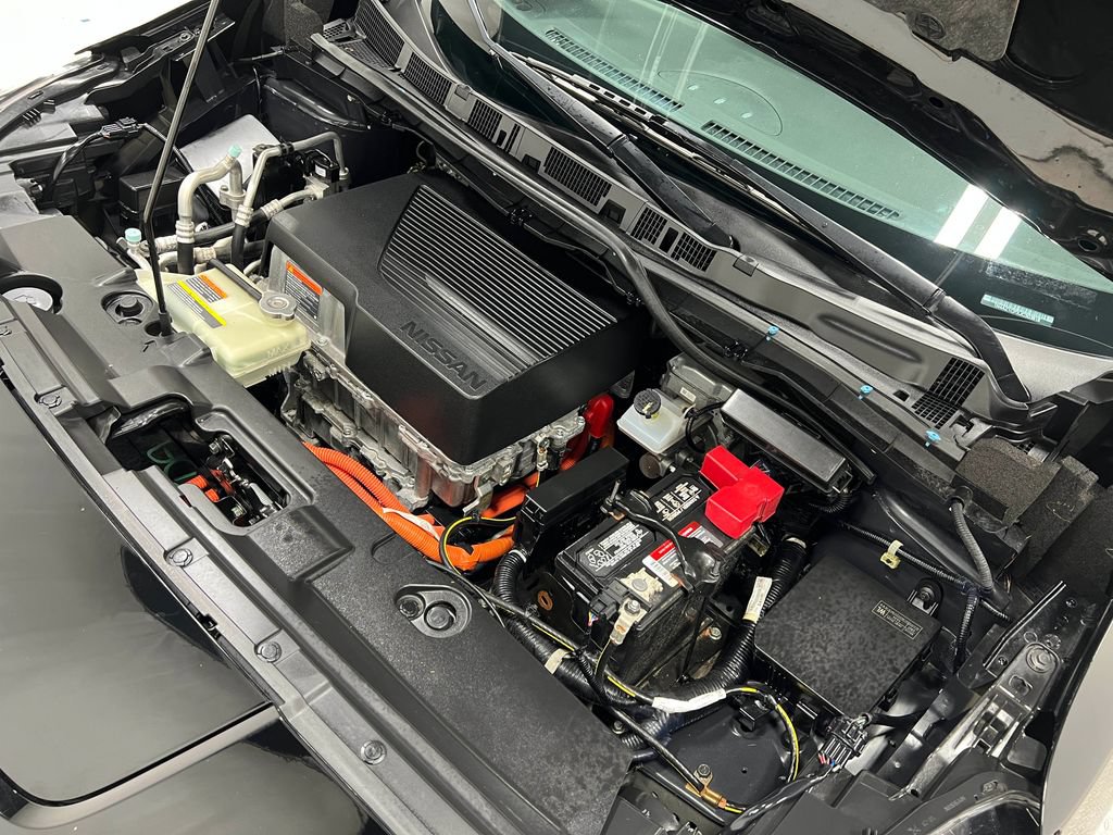 Used 2018 Nissan Leaf SL w/ SL Technology Package FWD image 29