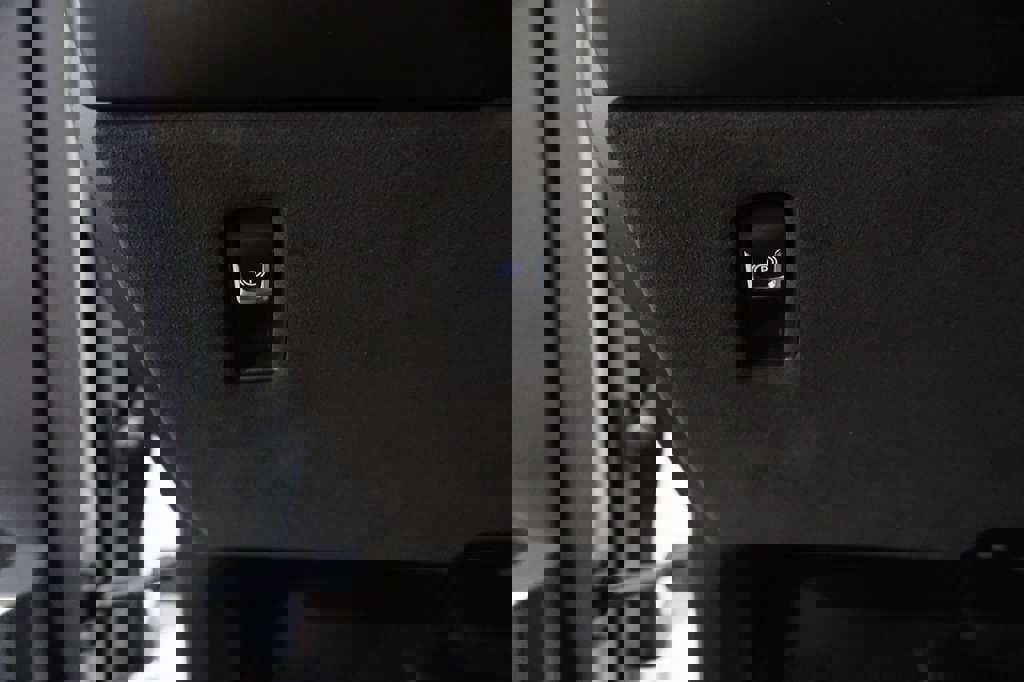 Used 2020 Cadillac Escalade ESV Platinum image 41