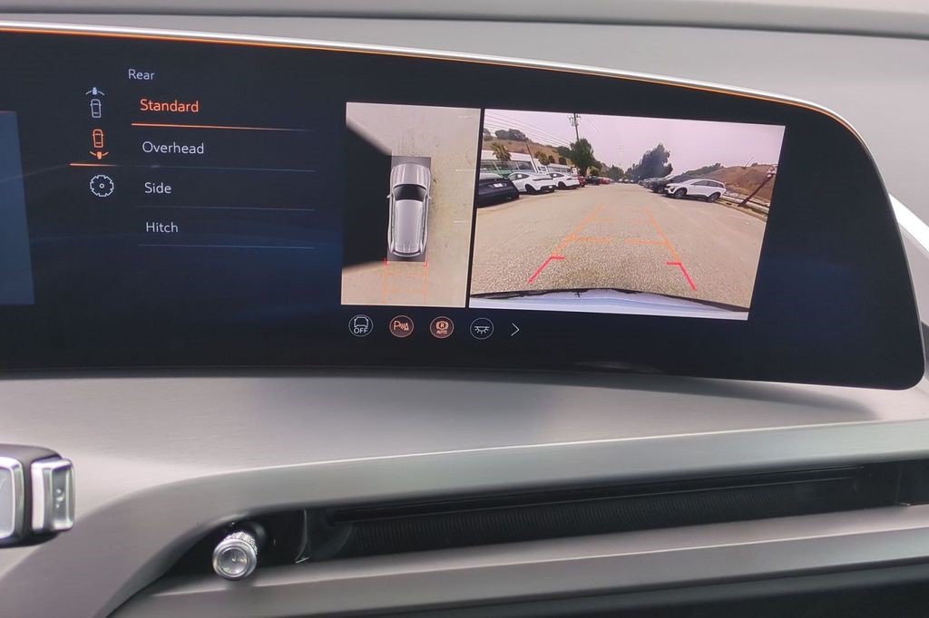 Certified 2026 Cadillac Vistiq Premium Luxury AWD/4WD image 11