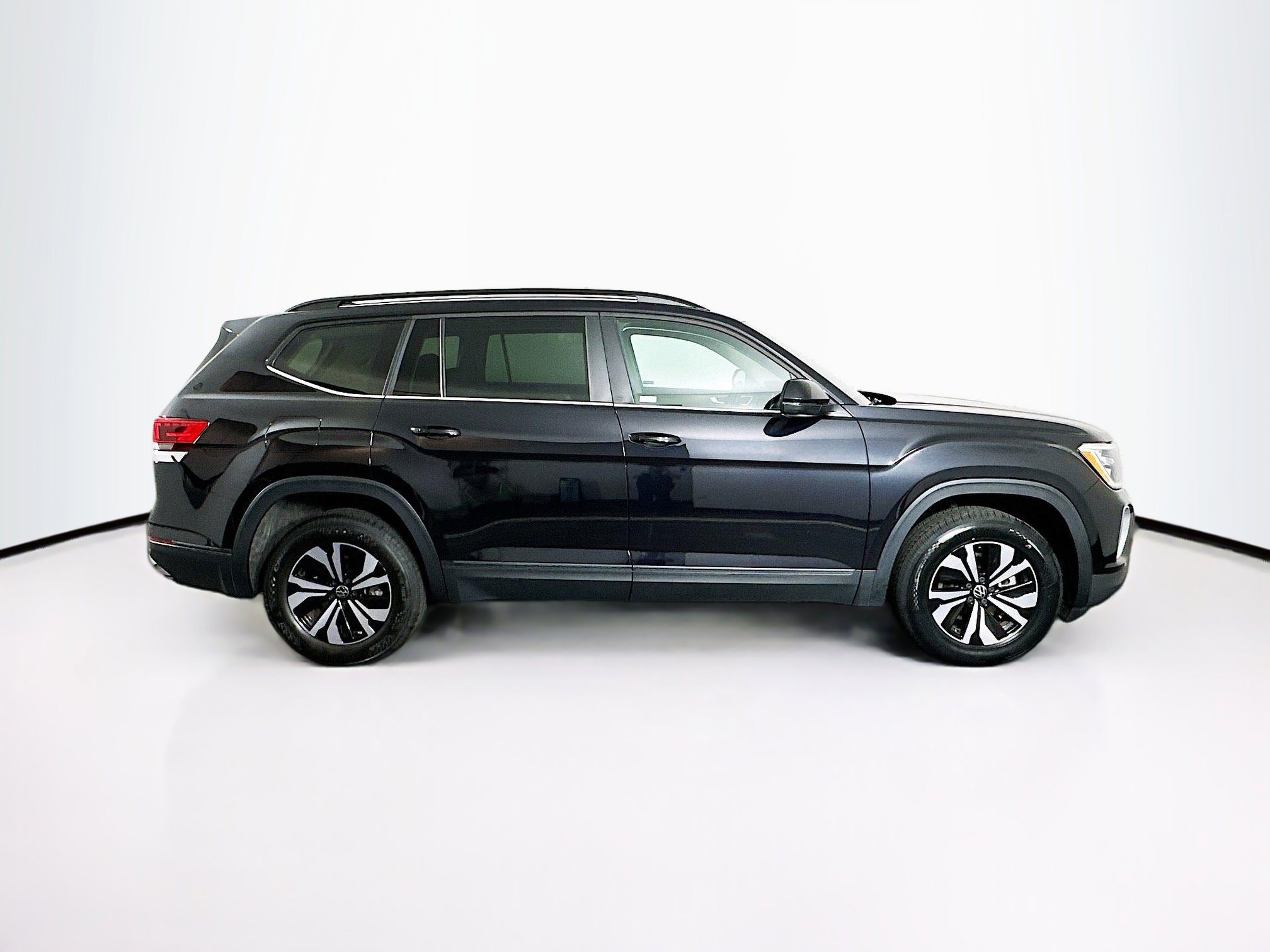 Used 2024 Volkswagen Atlas SE image 10
