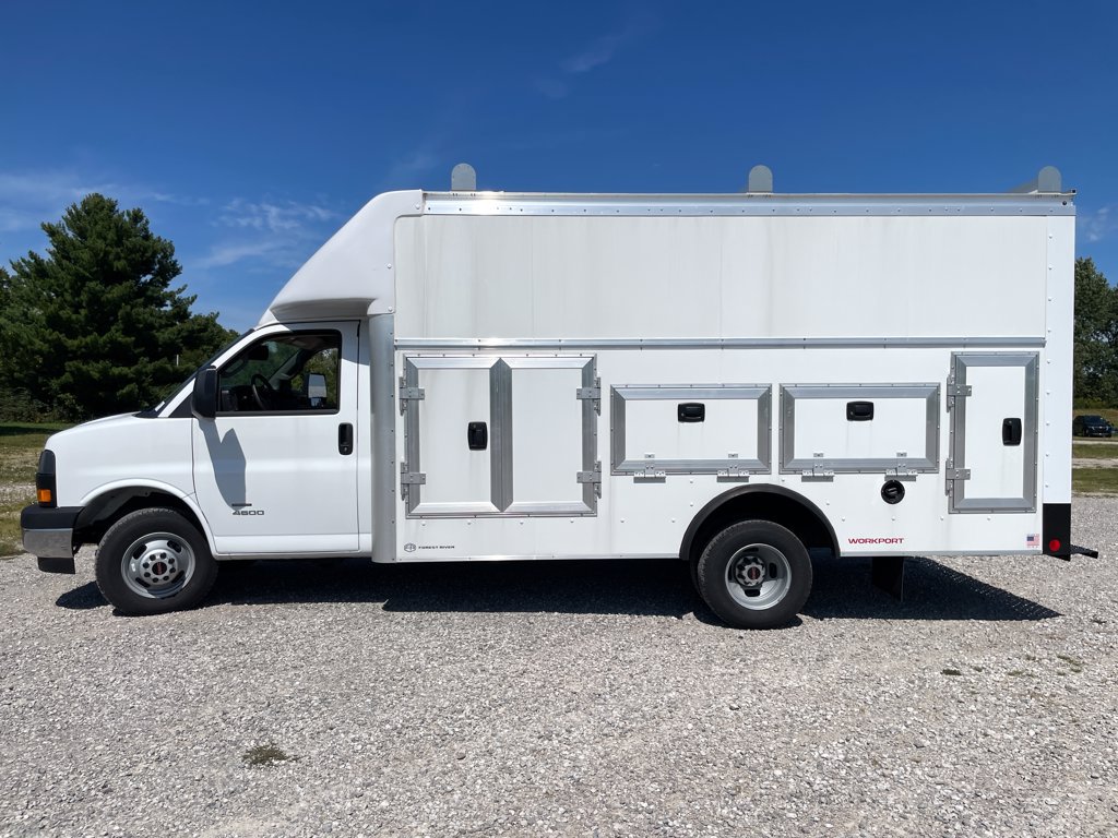 New 2025 GMC Savana 4500 w/ Power Convenience Package RWD image 17