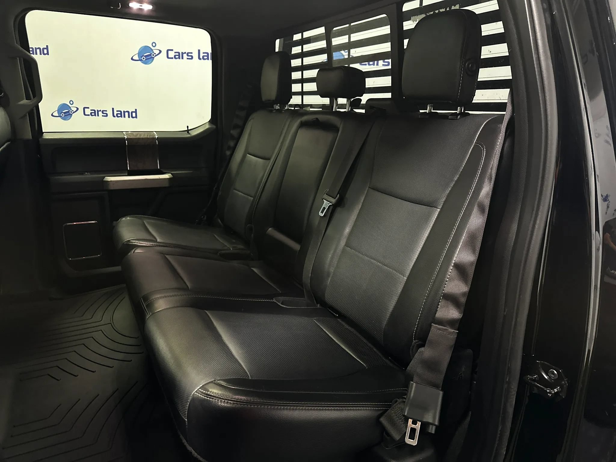 Used 2017 Ford F250 Lariat w/ Lariat Ultimate Package AWD/4WD image 16