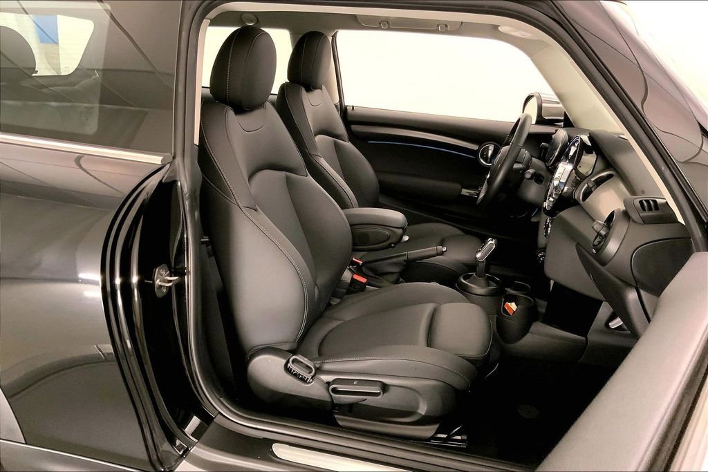 Certified 2024 MINI Cooper 2-Door Hardtop image 6