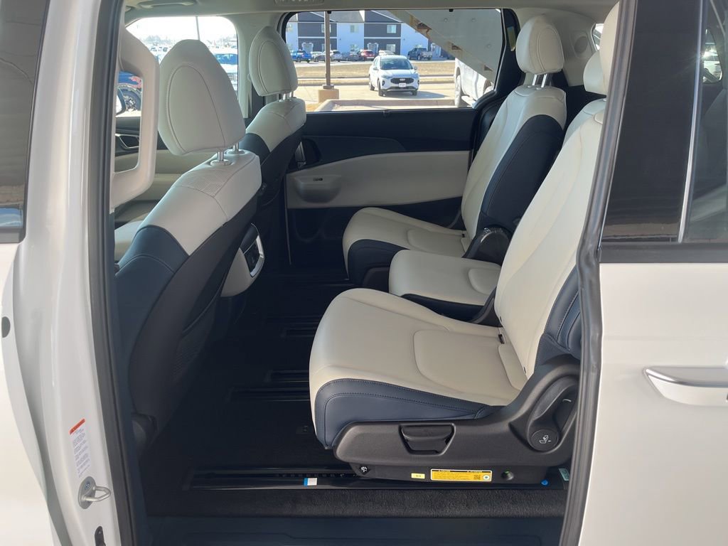 New 2026 Kia Carnival SX image 12