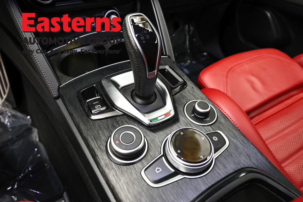 Used 2024 Alfa Romeo Stelvio Sprint AWD/4WD image 13