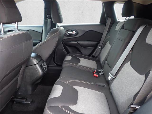 Used 2014 Jeep Cherokee Latitude FWD image 9