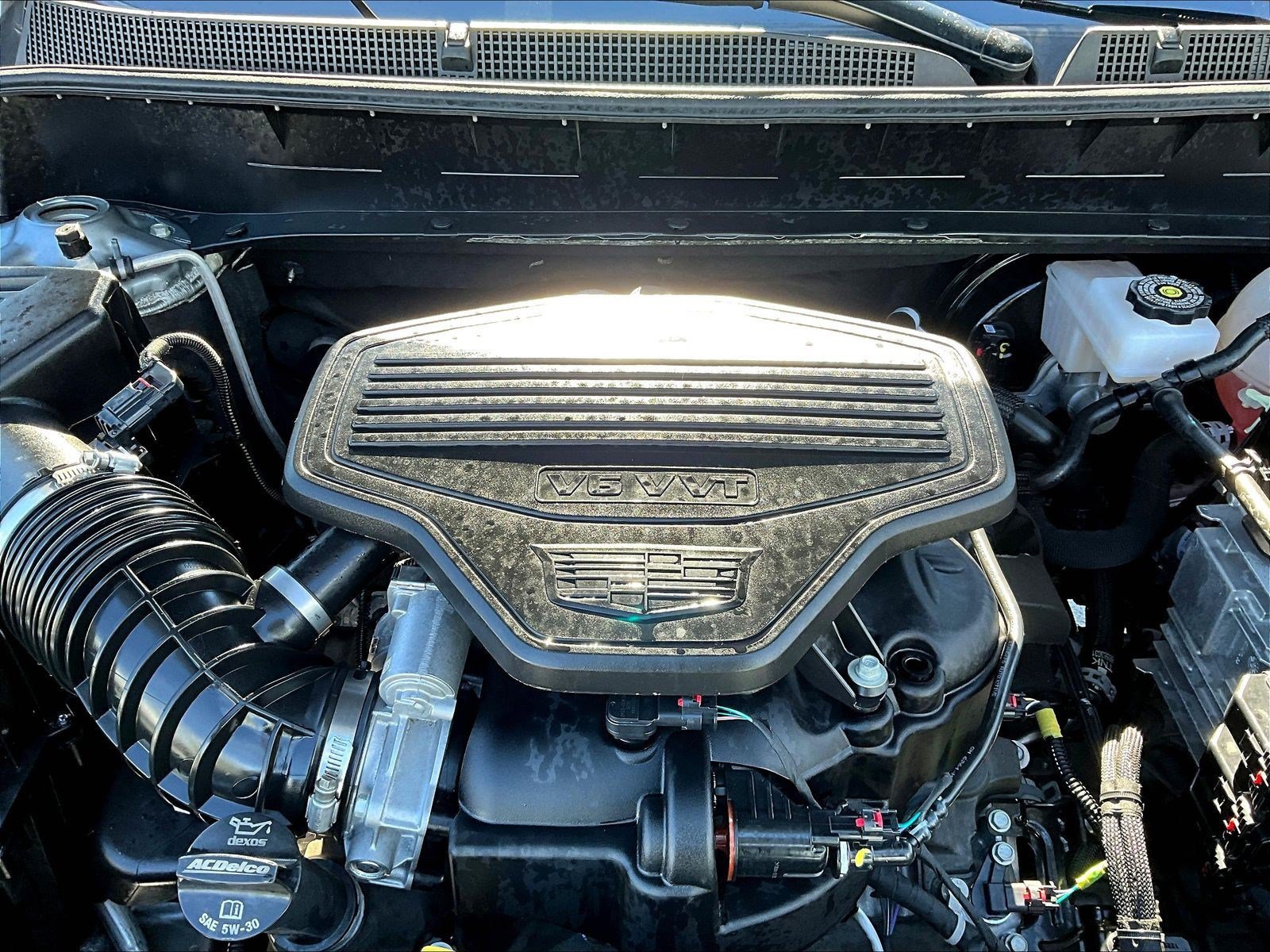 Used 2025 Cadillac XT6 Premium Luxury w/ LPO, Floor Liner Package AWD/4WD image 30
