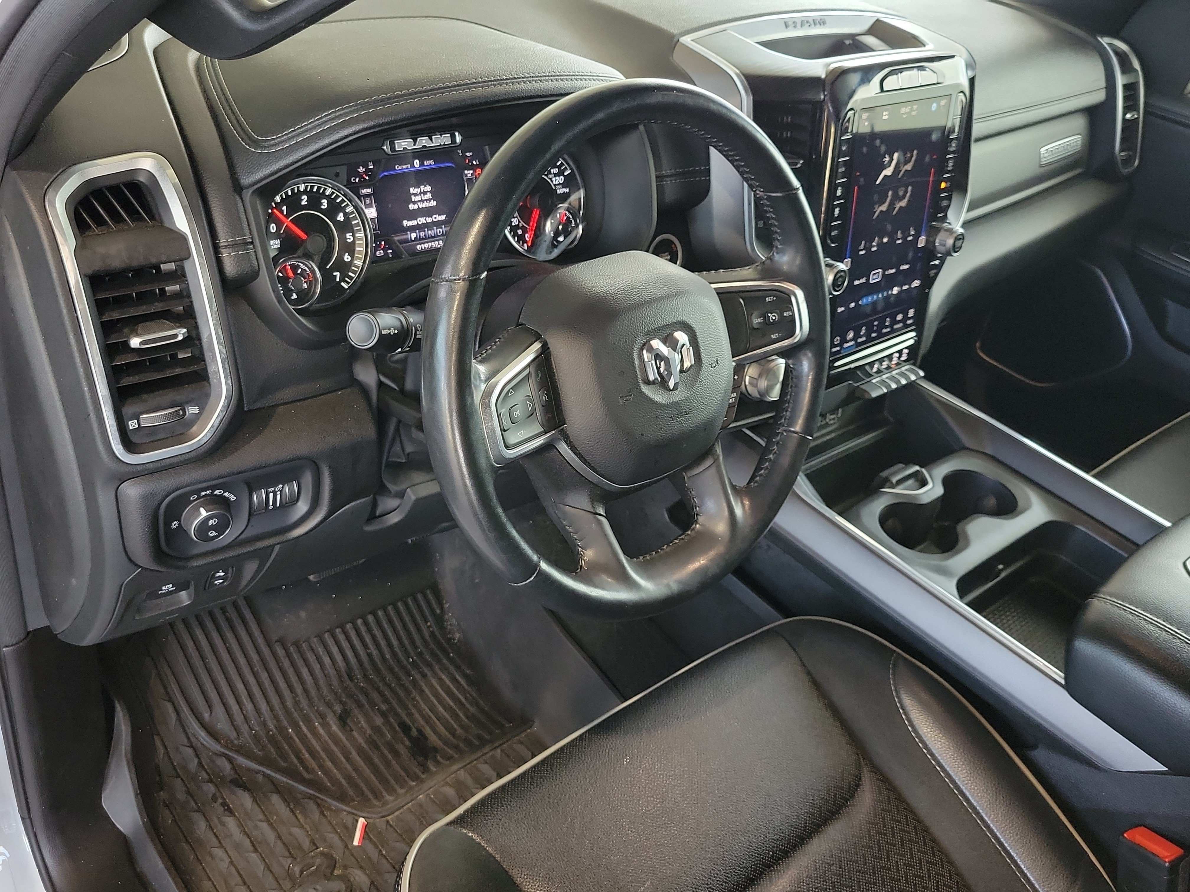 Used 2023 RAM 1500 Laramie AWD/4WD image 17