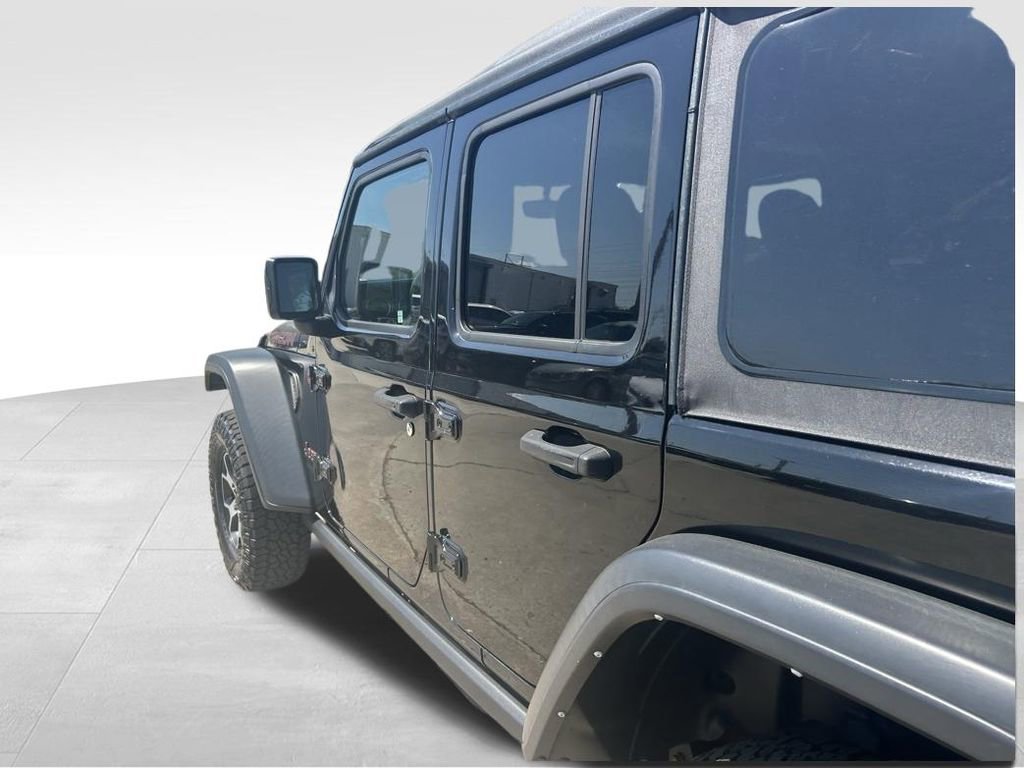 Used 2022 Jeep Wrangler Unlimited Rubicon AWD/4WD image 32