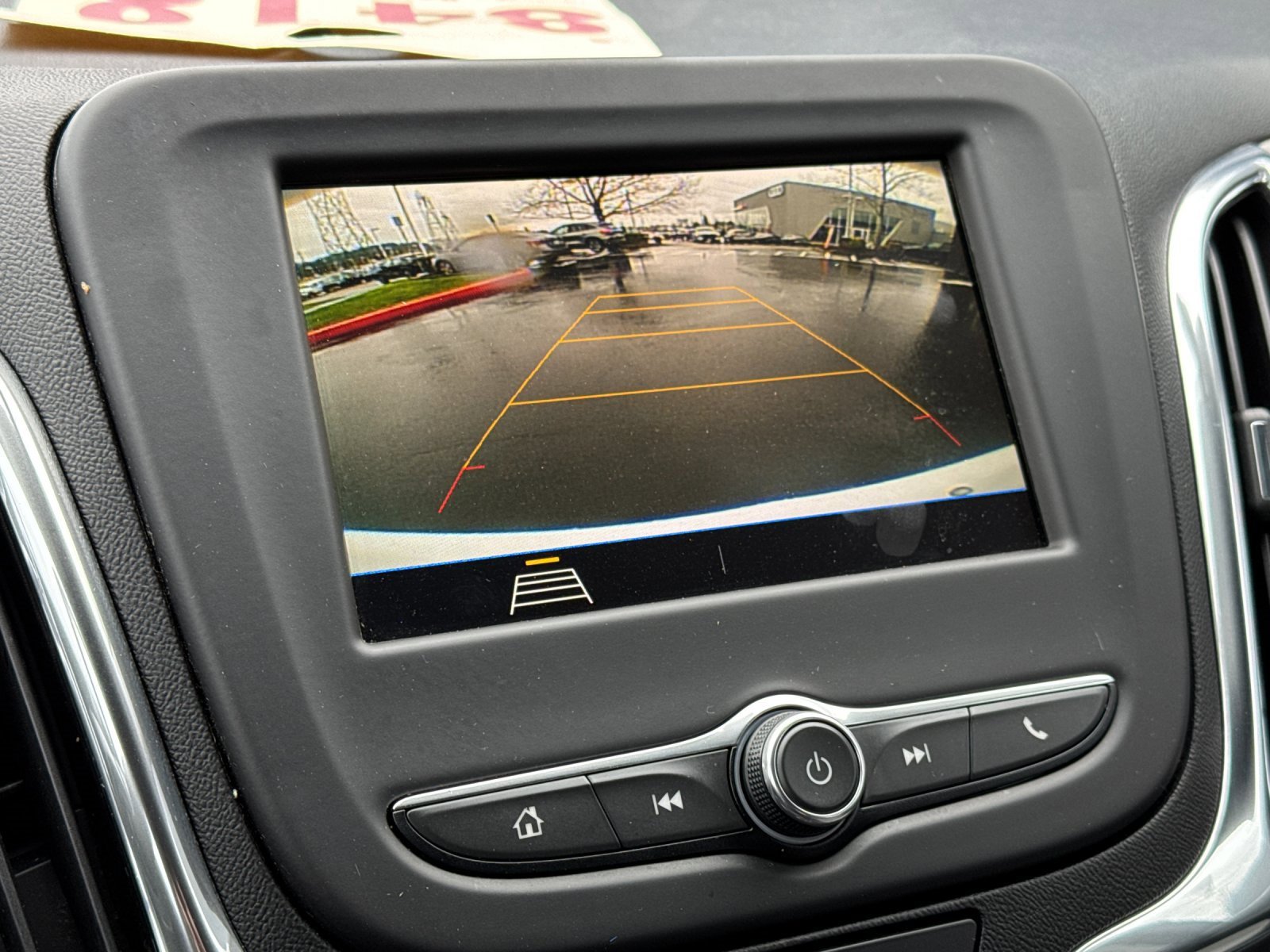 Used 2019 Chevrolet Equinox LT image 18