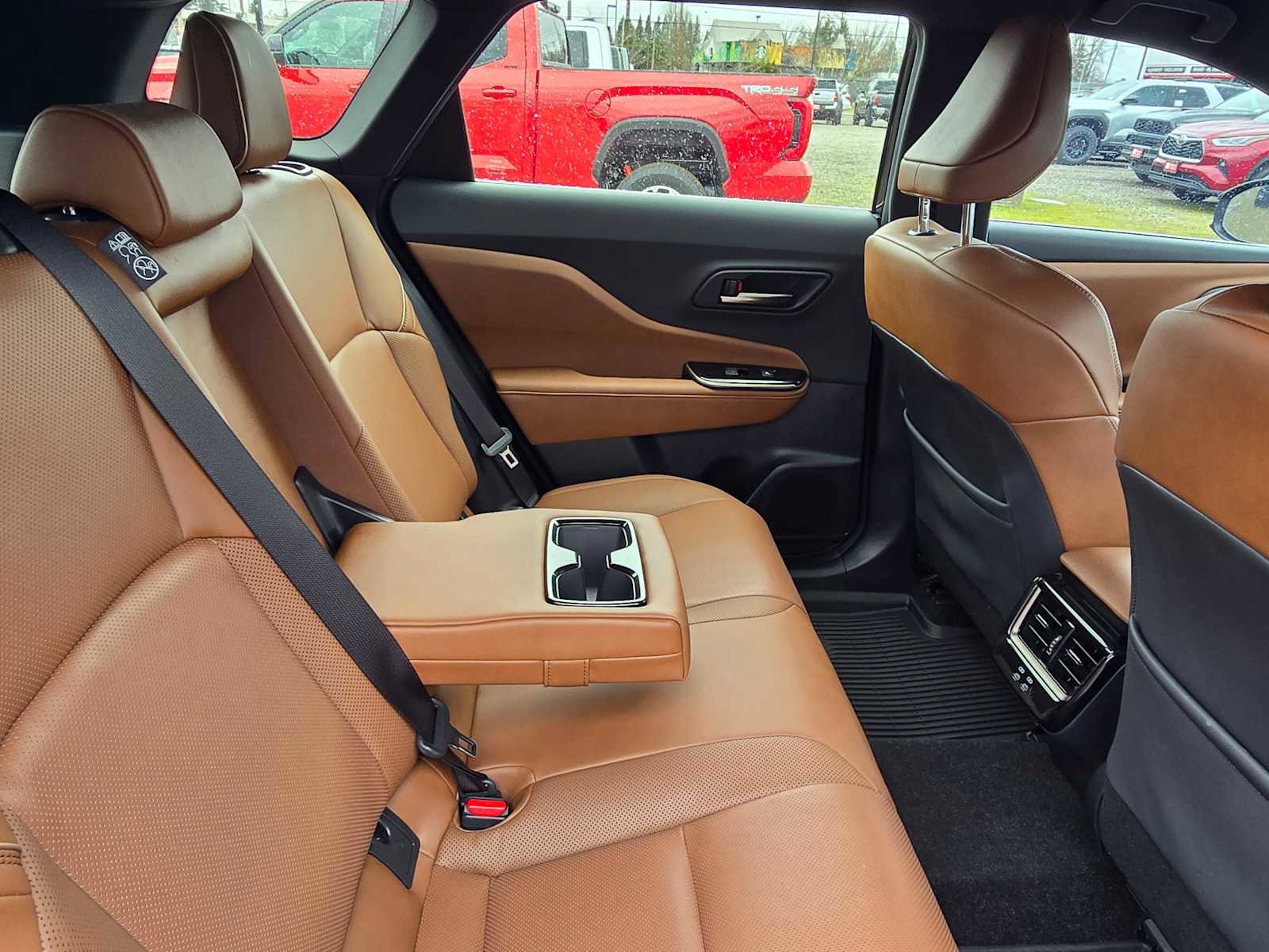 Used 2025 Toyota Crown Signia XLE image 13