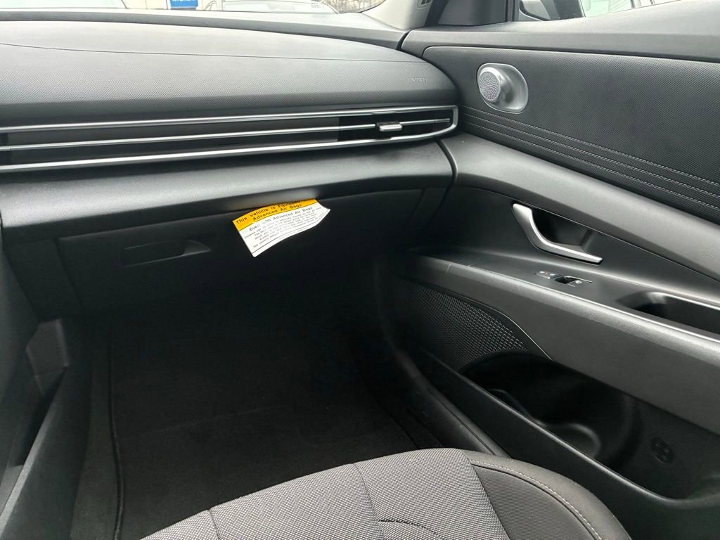 Used 2024 Hyundai Elantra SE image 33