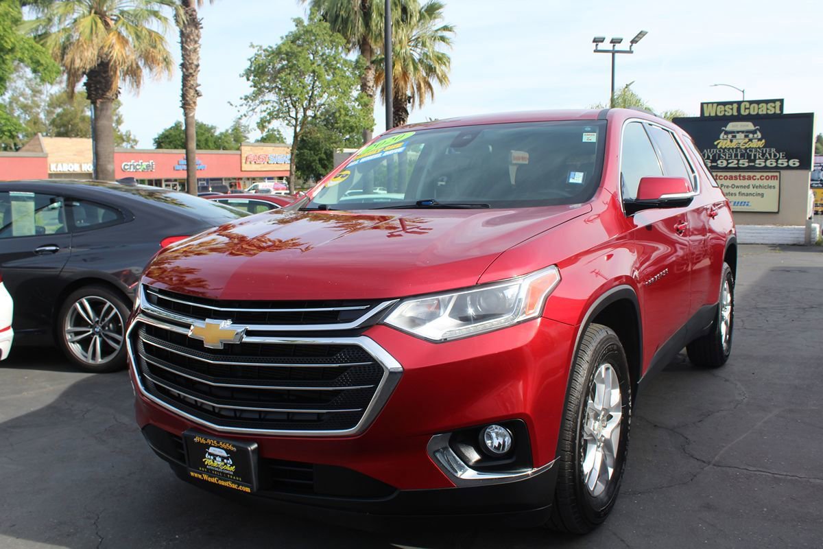 Used 2020 Chevrolet Traverse LT w/ Driver Confidence II Package image 4