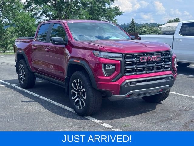 Used 2025 GMC Canyon AT4 w/ Nightfall Edition AWD/4WD image 4
