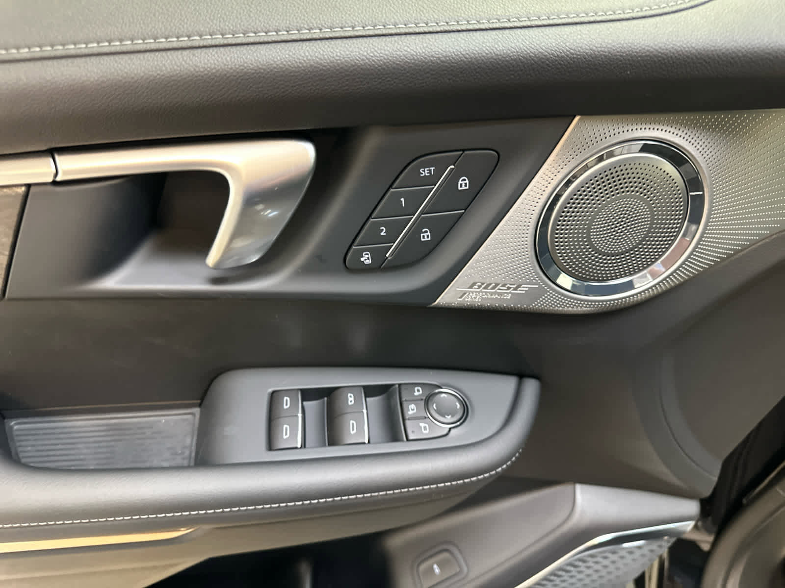 New 2026 Buick Enclave Avenir image 20