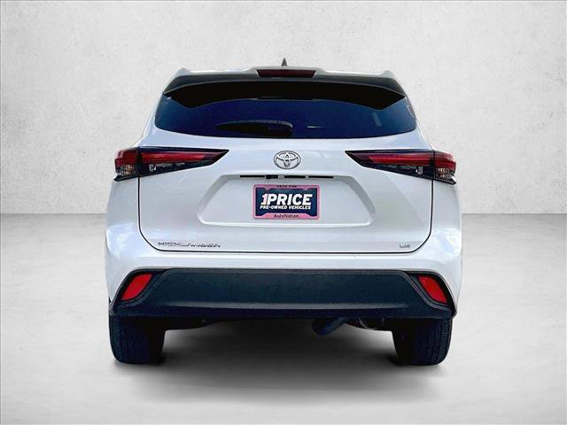 Used 2024 Toyota Highlander LE video 4