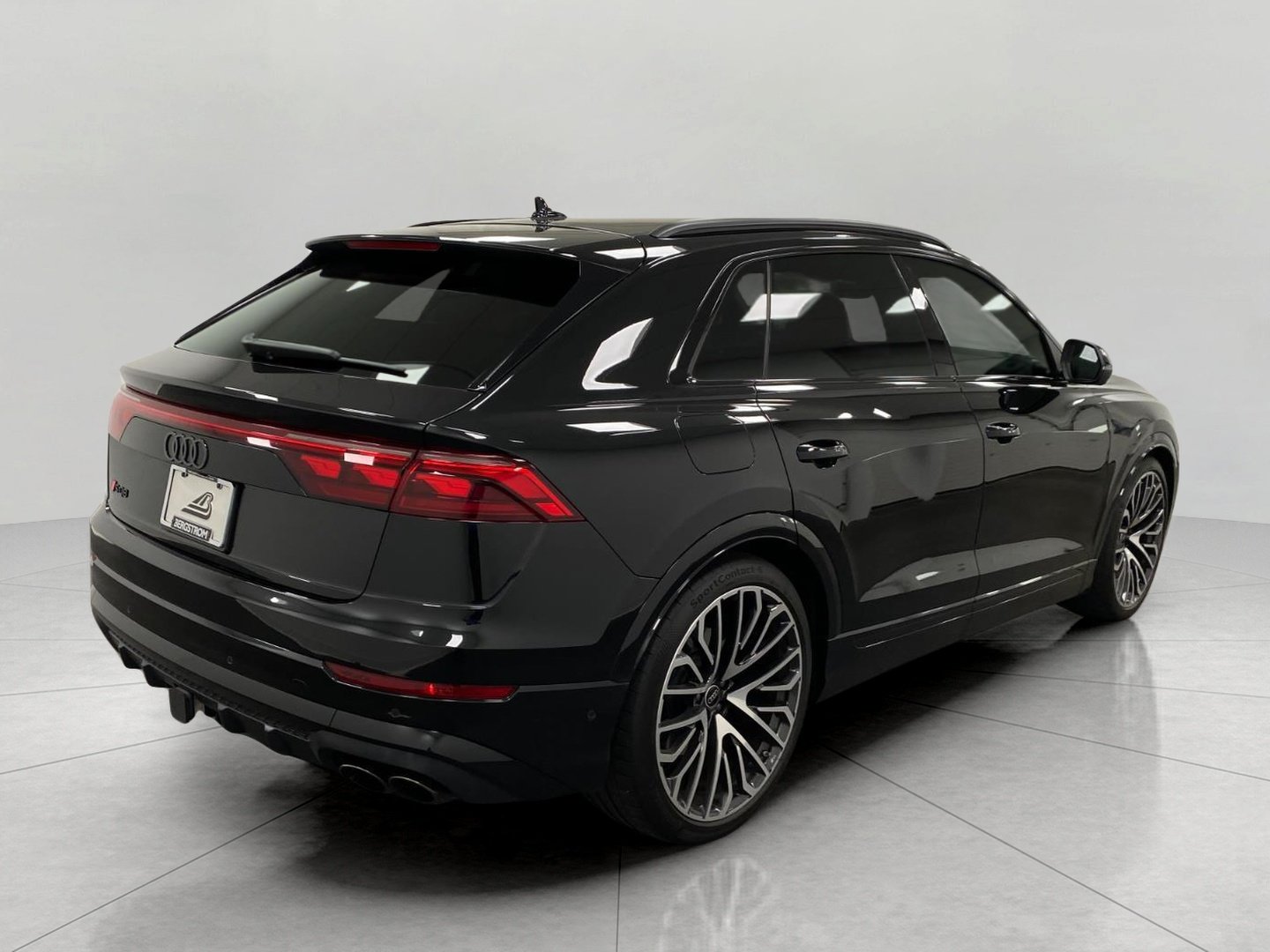 Used 2024 Audi SQ8 Prestige AWD/4WD image 3