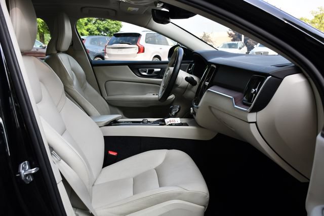 Used 2019 Volvo S60 T5 Momentum w/ Multimedia Package FWD image 23