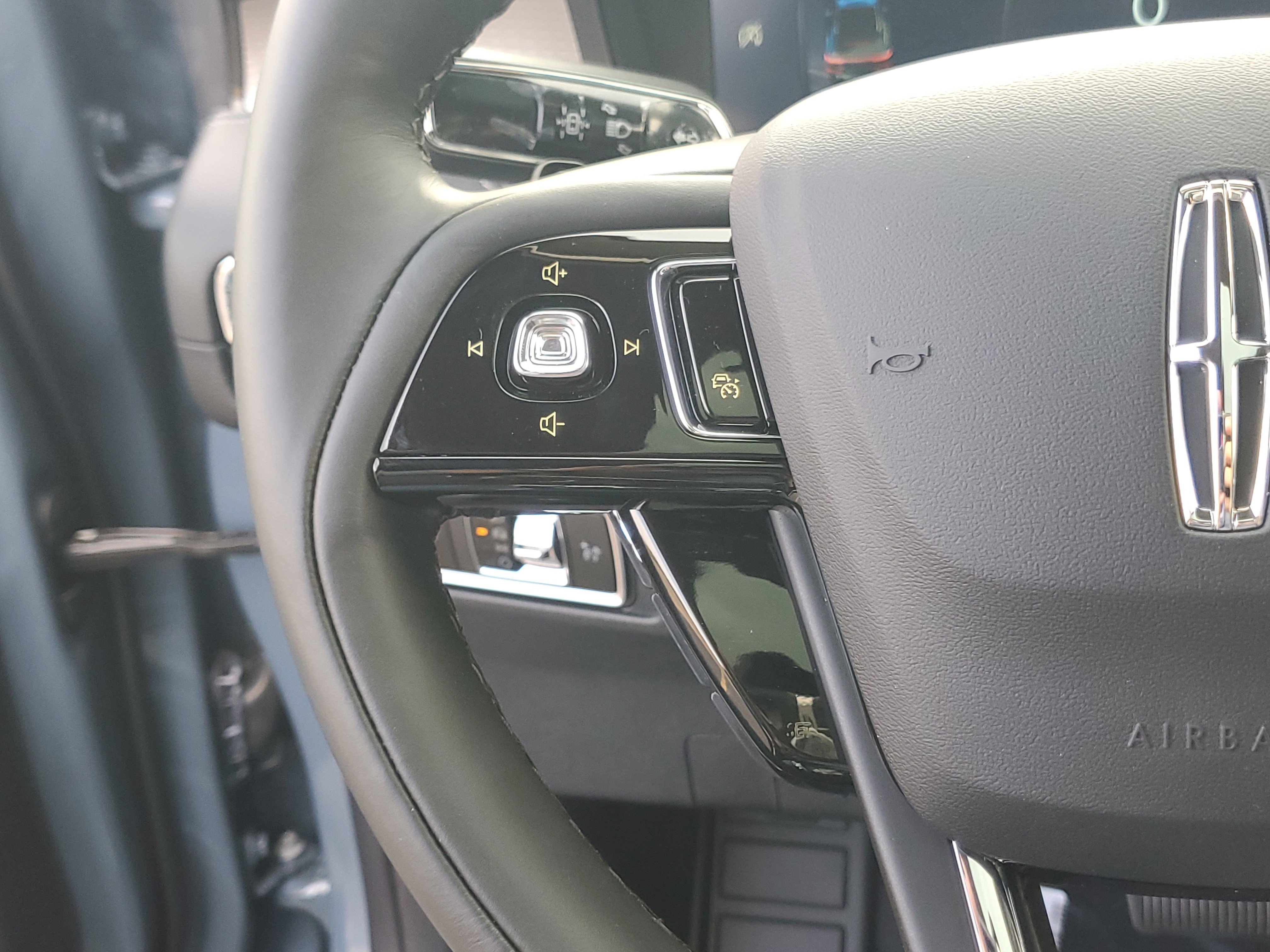 New 2026 Lincoln Corsair Reserve w/ Jet Appearance Package image 17