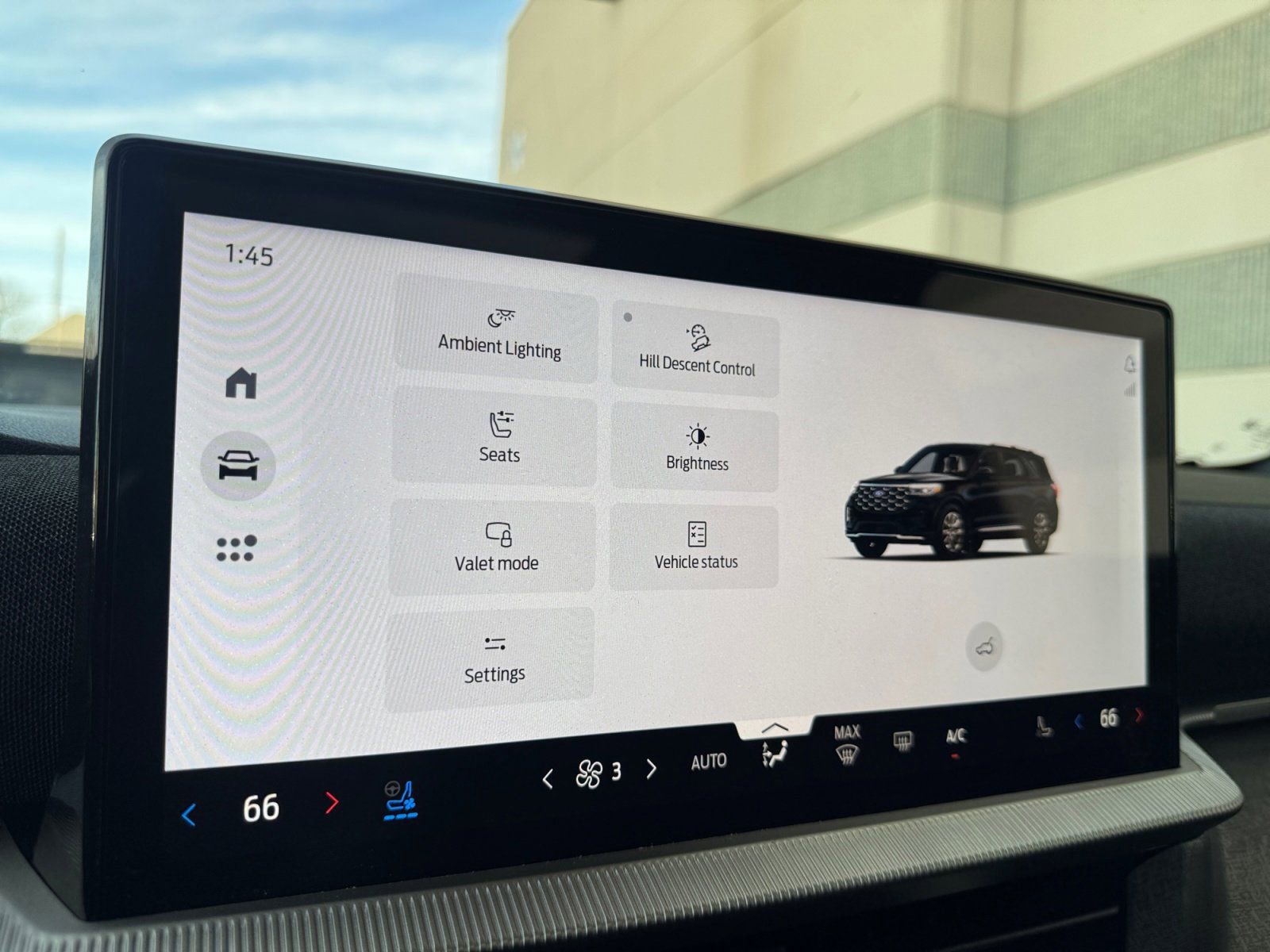 Used 2025 Ford Explorer Platinum image 30