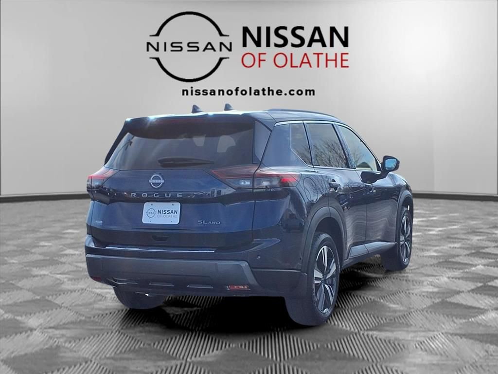 Certified 2025 Nissan Rogue SL w/ Tech Package image 29