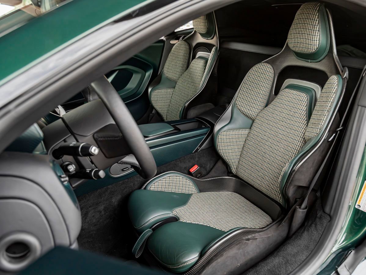 Used 2024 Aston Martin Valour RWD image 12