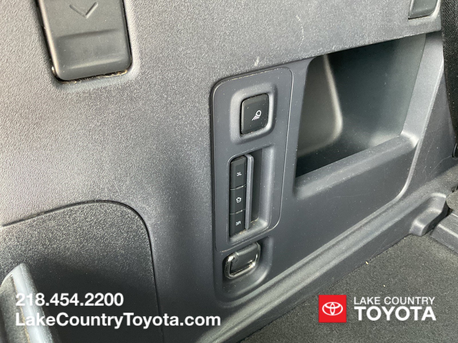 Used 2025 Ford Expedition Active AWD/4WD image 13