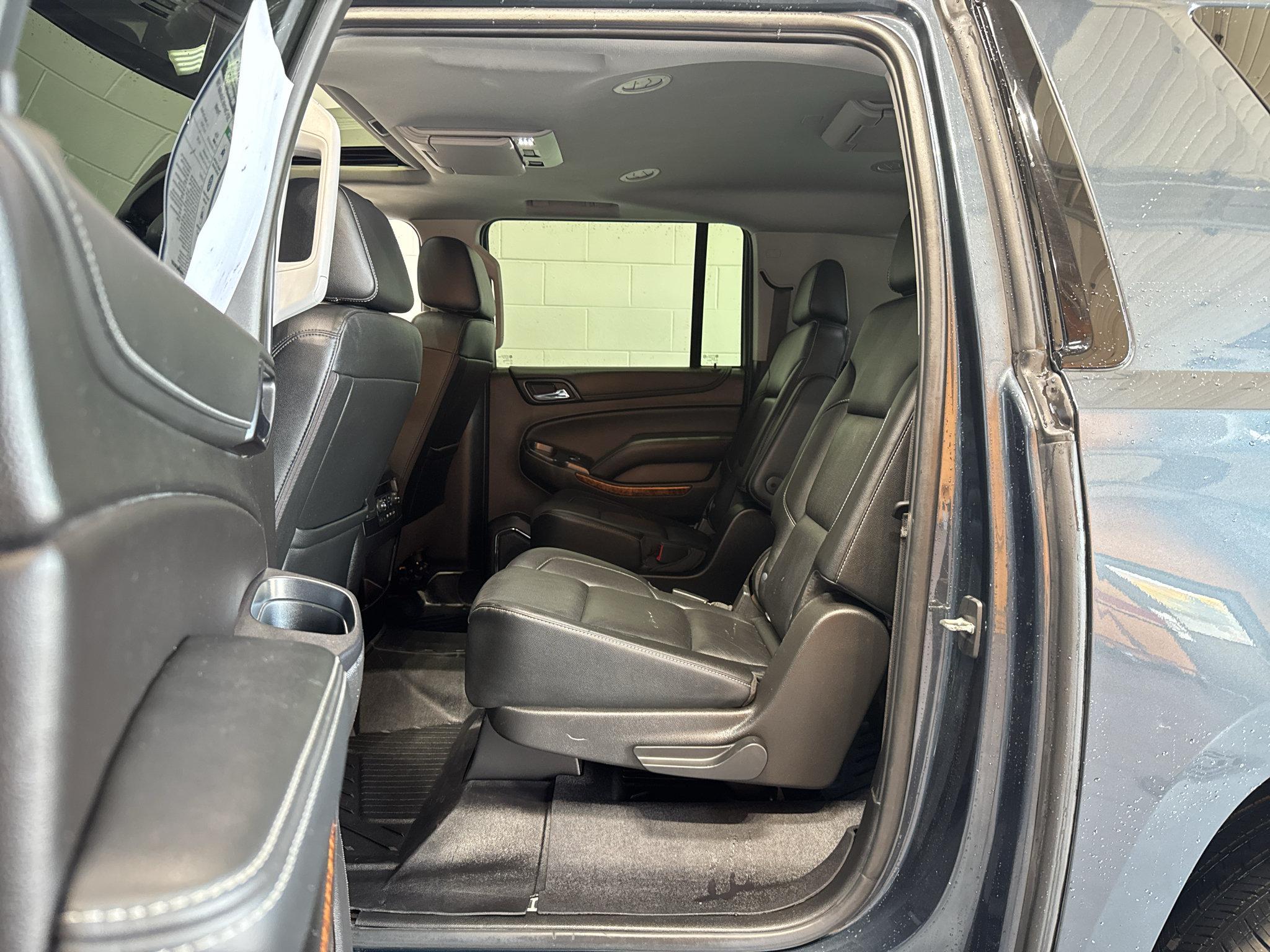 Used 2020 Chevrolet Suburban Premier AWD/4WD image 10