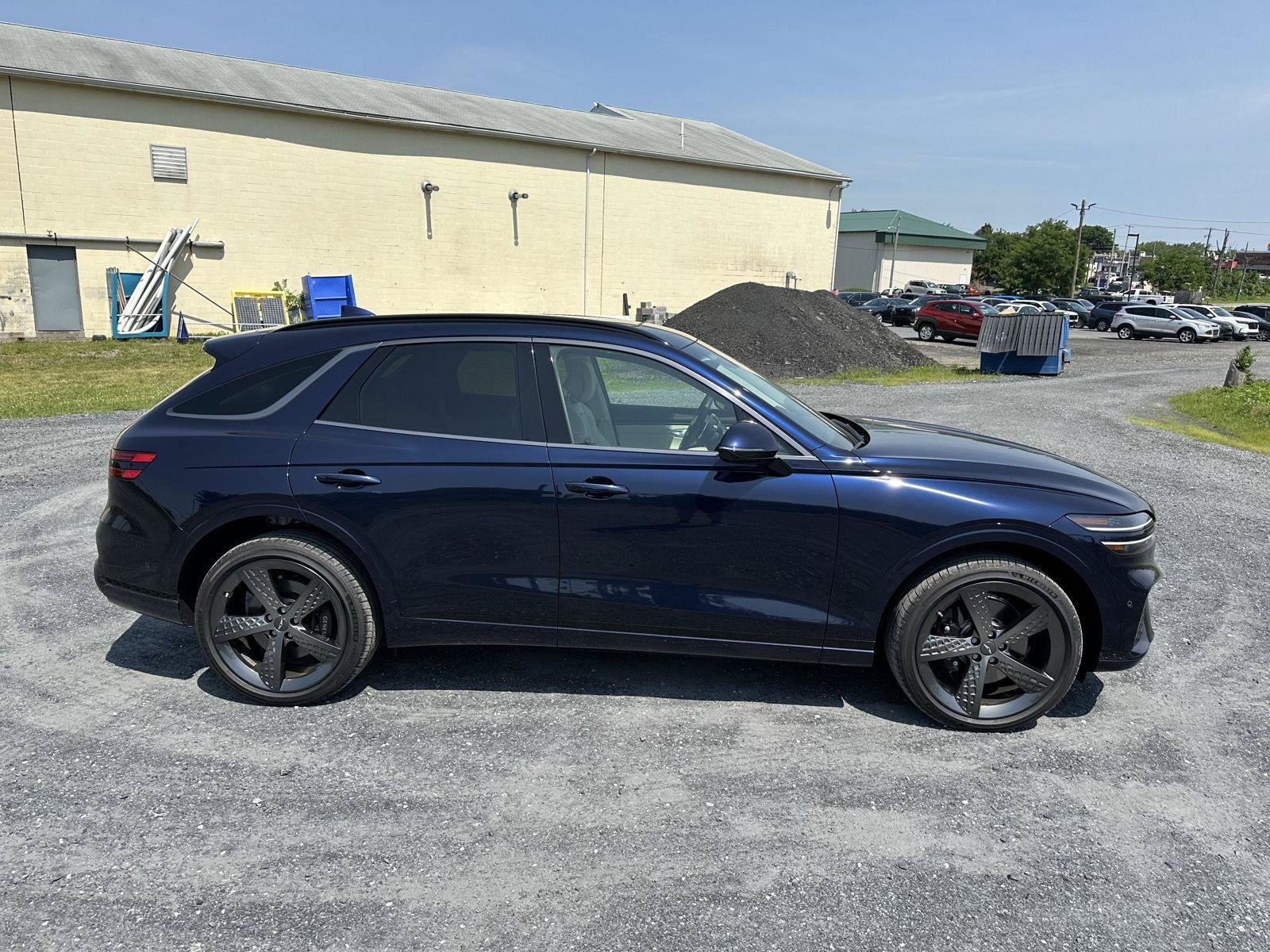 Used 2025 Genesis GV70 3.5T Sport w/ Sport Prestige Package AWD/4WD image 9