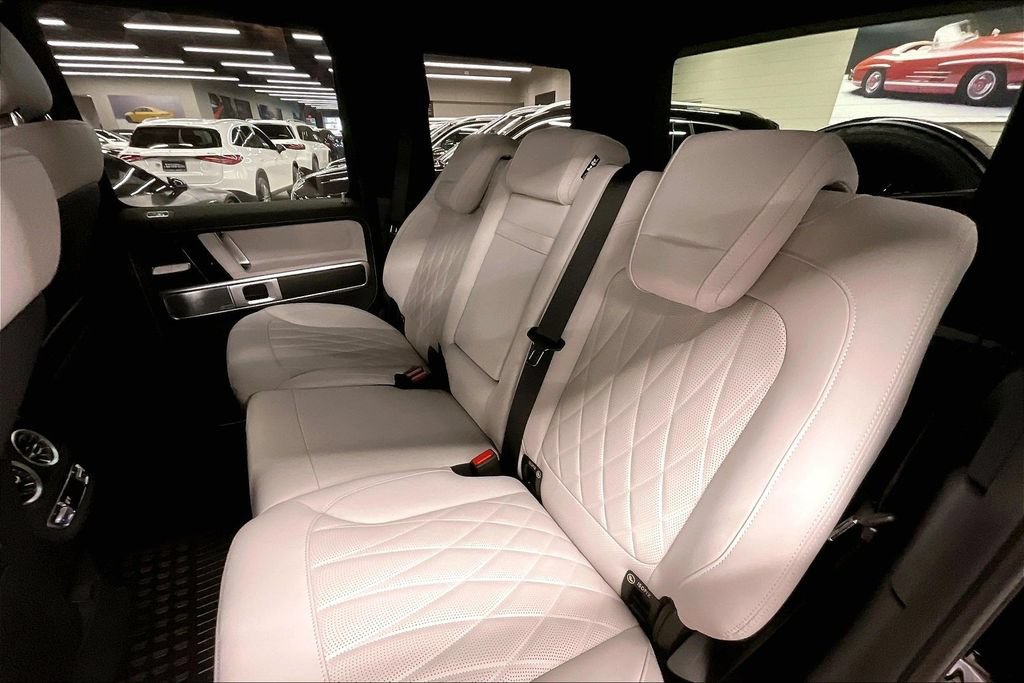 New 2027 Mercedes-Benz G 580 e image 10