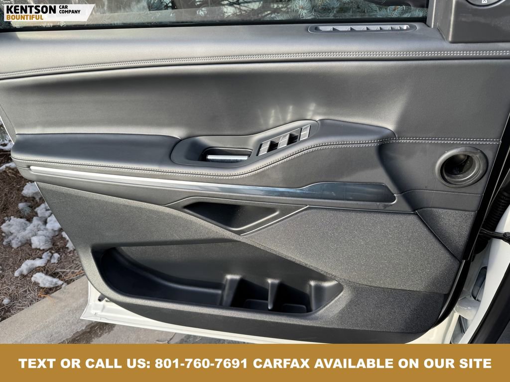 Used 2025 Lincoln Navigator L Reserve image 21