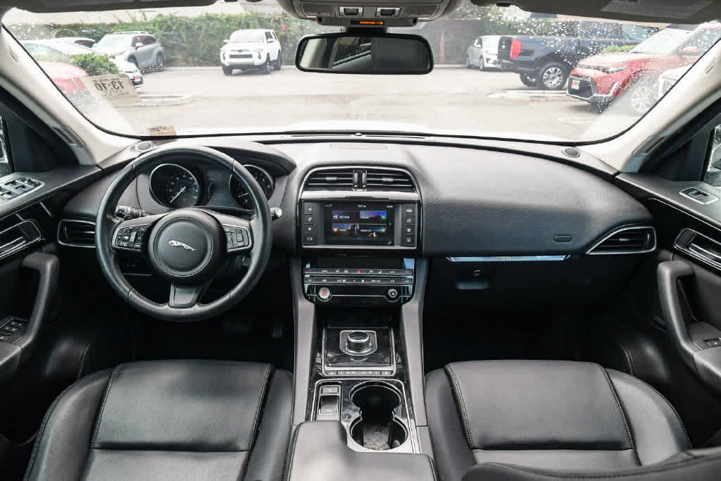 Used 2017 Jaguar F-PACE Premium AWD/4WD image 14