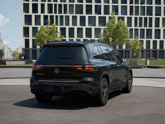 Used 2024 Mercedes-Benz EQB 250+ image 39