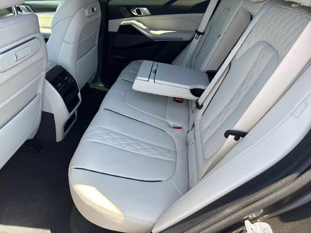 New 2026 BMW X5 xDrive40i w/ Premium Package AWD/4WD image 18
