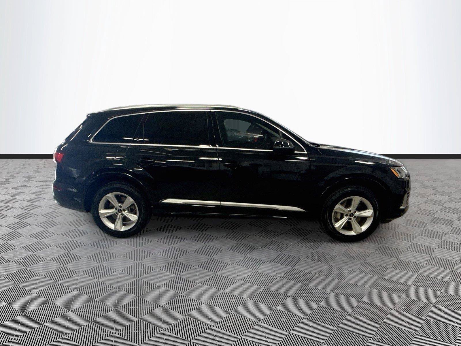 Used 2023 Audi Q7 3.0T Premium w/ Convenience Package AWD/4WD image 8