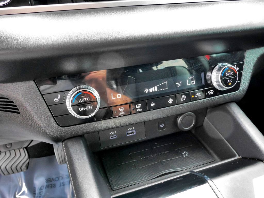 Used 2024 Mitsubishi Outlander SE Black Edition AWD/4WD image 28